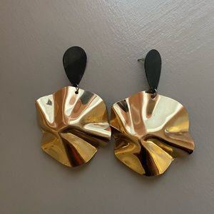Express earrings